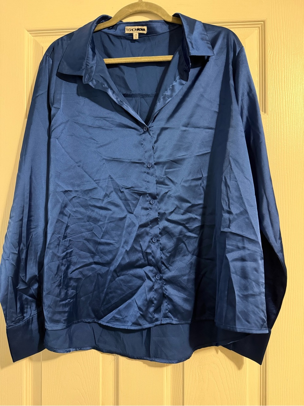 Fashion Nova Women’s Blue Button-Front Long Sleeve Shirt